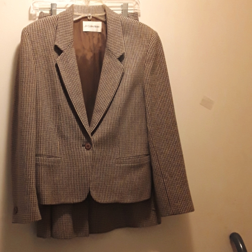 Jh collectibles;brown&tan wool suit;,sophisticated